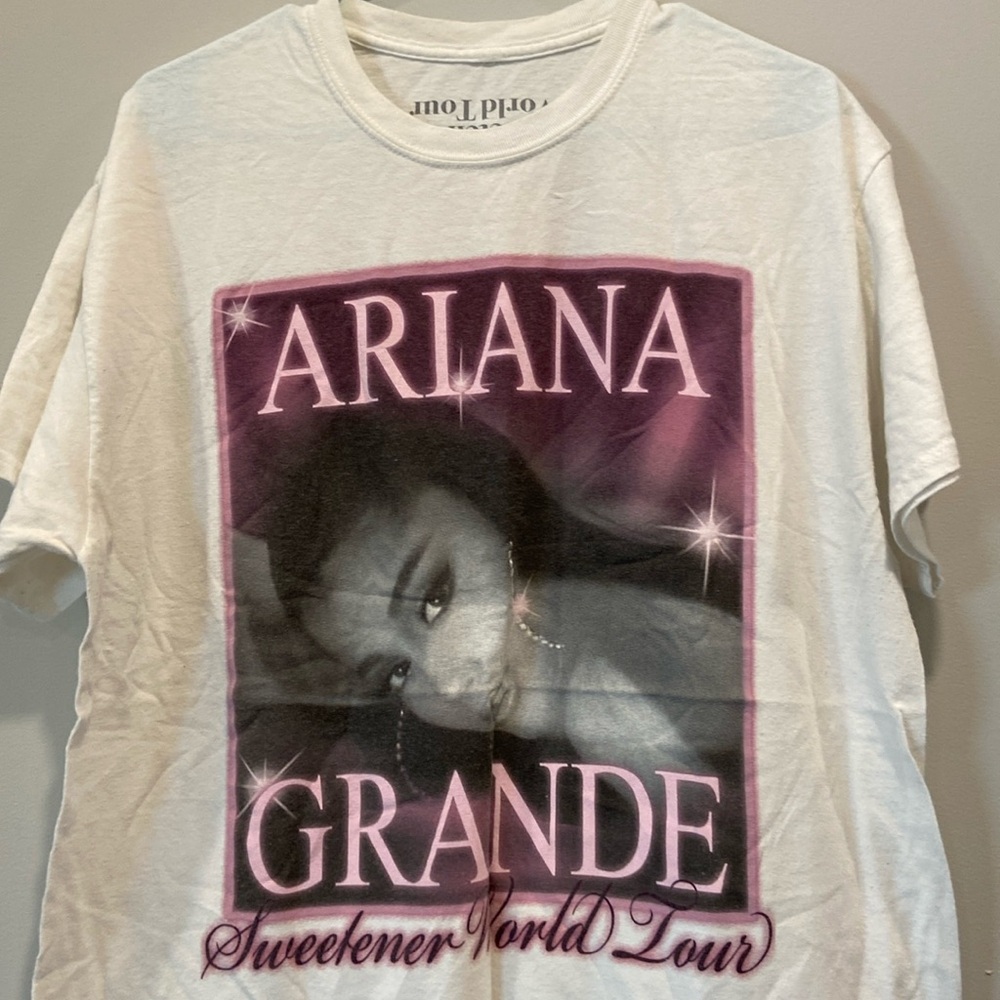 ariana grande sweetener world tour t shirt